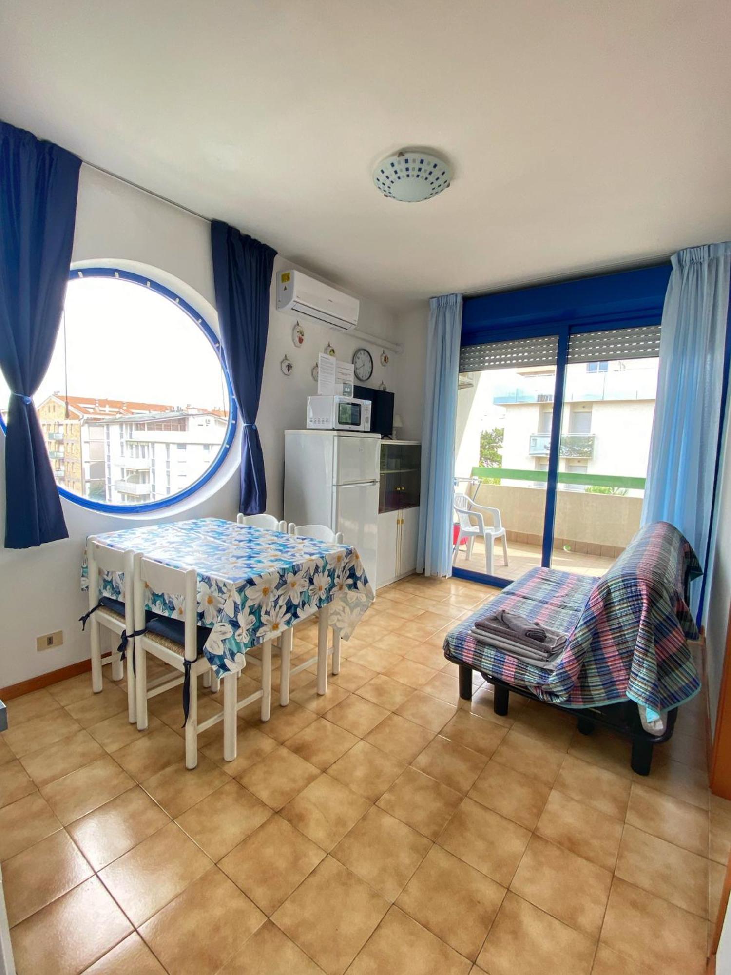 Grazioso Appartamento N 47 A 100Mt Dal Mare 比比翁 外观 照片