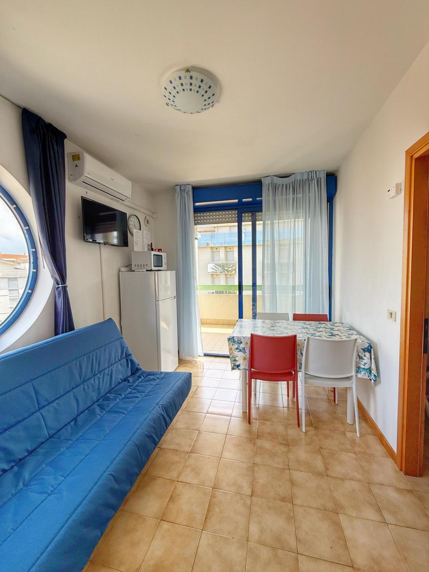Grazioso Appartamento N 47 A 100Mt Dal Mare 比比翁 外观 照片